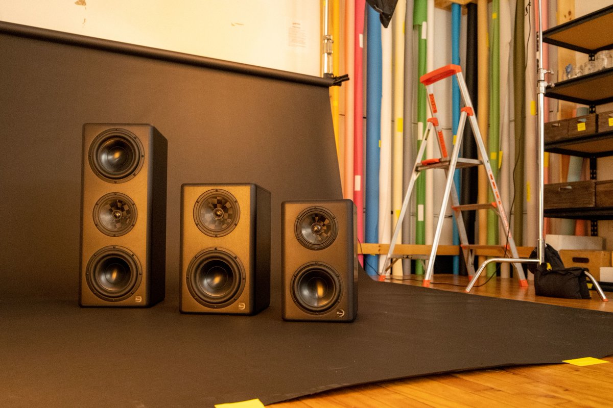 exmachinasound's tweet photo. Family picture day! 📸

#exmachina #exmachinasoundworks #studiomonitors #referencemonitors #studio #loudspeakers https://t.co/e4nCeAui87