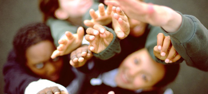 Viminale's tweet photo. #Accoglienza #minori stranieri non accompagnati: 1.000 nuovi posti dal 1° gennaio 2023. Su https://t.co/N7kuCAOckD l’avviso per la presentazione dei progetti finanziati dal fondo #Fami. Invio domande dall’#8agosto al #3ottobre 2022. #mnsa #4agosto
📰➡️https://t.co/uB4USPgYqa https://t.co/8DJW9TRSuj