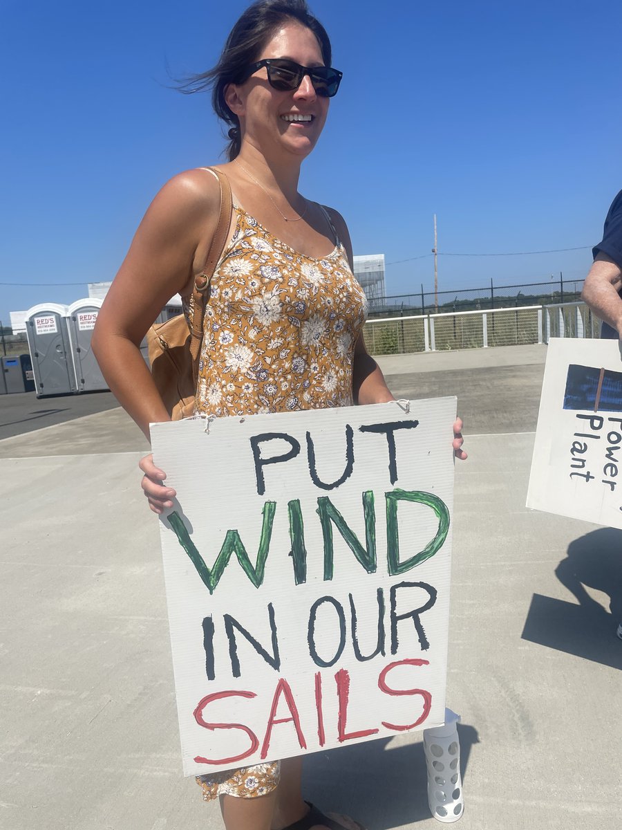MAPowerForward's tweet photo. 🚨HAPPENING NOW🚨 Residents and concerned citizens are in #Salem asking @MassGovernor to #PutTheWindInOurSails and #SignMAClimateBill
Tune in live here: https://t.co/JBoBsWJGyy
#OffShoreWind #ClimateAction #MA11thHour #mapoli https://t.co/flhZ7qCanC