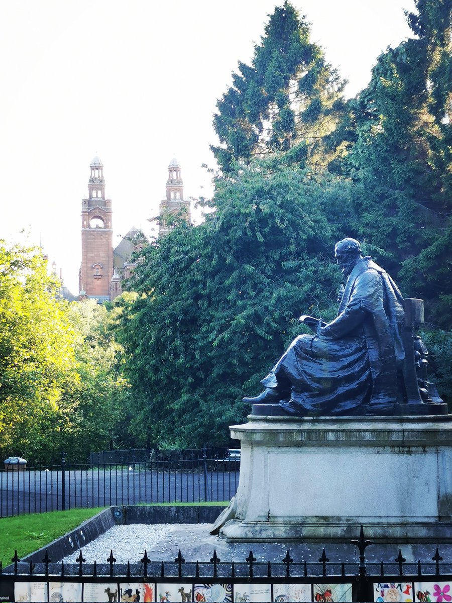 sparkzilla's tweet image. Listening to The Slow Readers Club in the park with Lord Kelvin