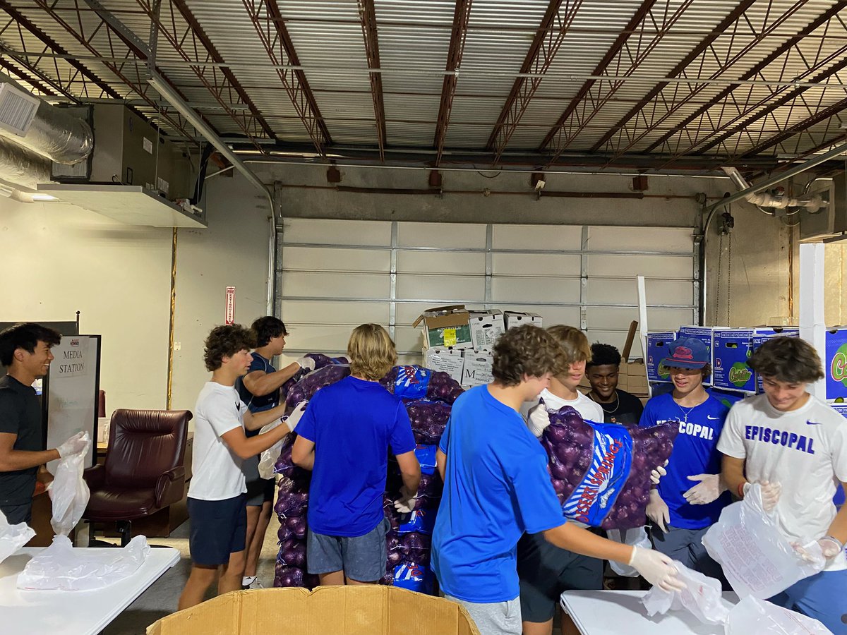 The EHS varsity football team spent their annual camp service day at @TargetHunger! Living the mission! #KnightsStandOut