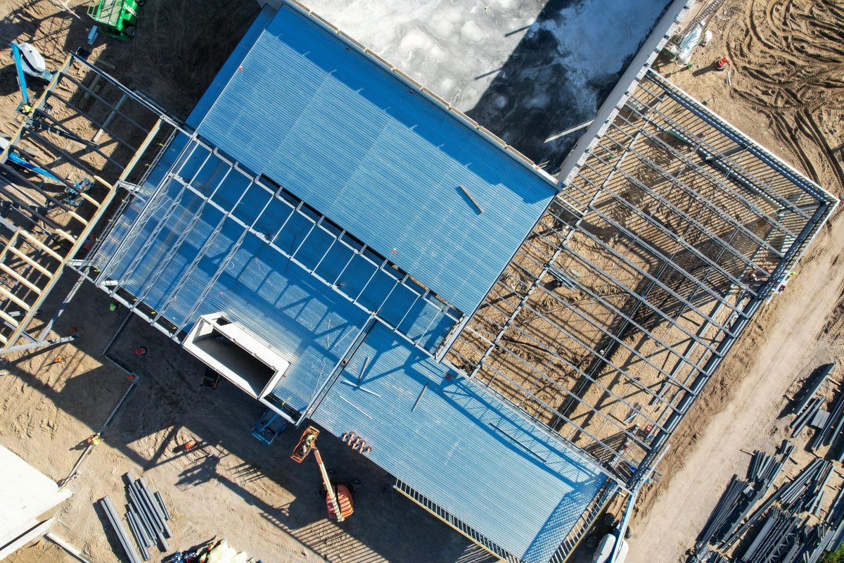 ezerectors's tweet photo. We are the experts in erecting steel for financial institutions, office buildings, rack-supported buildings, schools, and warehouses. Learn more about our capabilities: https://t.co/QpnhmJvEDX 

#steel #steelbuilder #steelframing #construction #steelconstruction #traversecity https://t.co/Zk2IWEnAAv