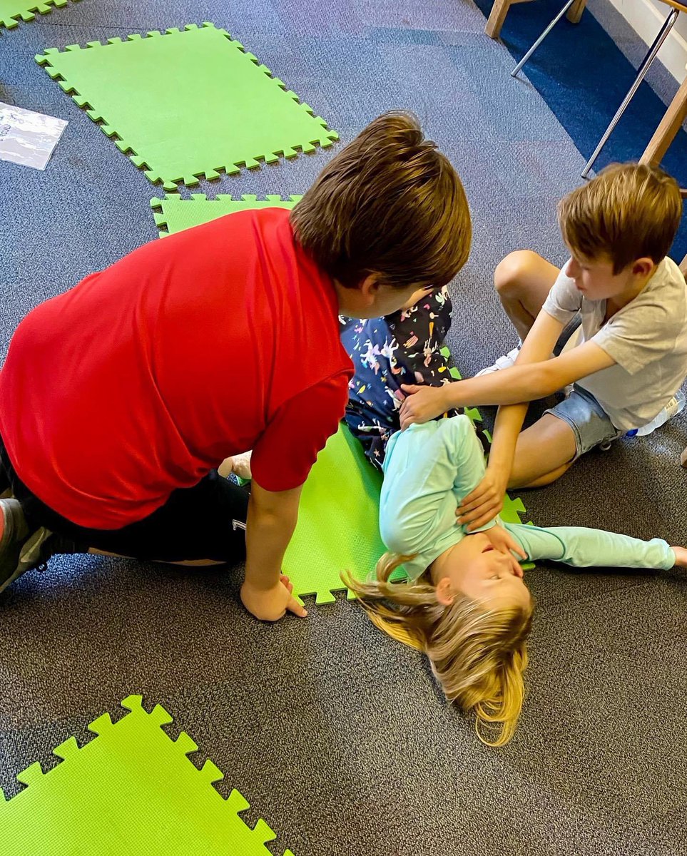 MiniFirstAidLN's tweet photo. Early Years & Kids Class pictures from todays sessions at @GingerbreadHumb in Humberston.
Well done Mini First Aiders 👏👏
Grown ups we would love to see any pictures that you captured too 💚
#minifirstaid #firstaidforkids #teachthemyoung #humberston #cleethorpes #nelincs https://t.co/vqAC1ShspX