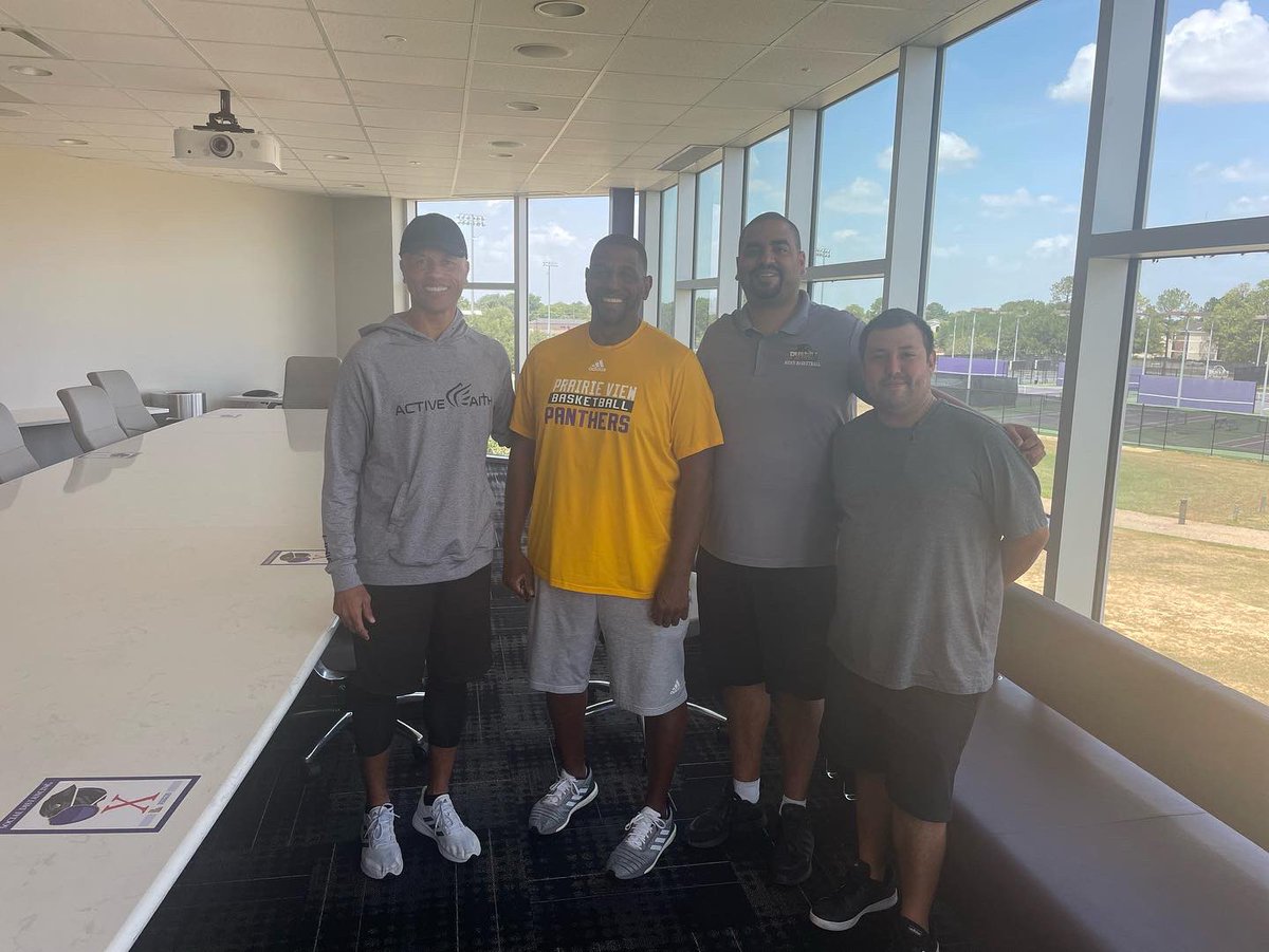 Pulled Up on my Big Brother Byron Smith &amp; my former boss James A. Stafford <a href="/Coach_JStaff/">James Stafford</a>, <a href="/CoachSpence316/">SR316</a> and <a href="/jac_galindo/">JacobGalindo</a> at <a href="/PVAMU_MBB/">PVAMU Men’s Basketball</a> Thanks for the Hospitality fellas. And The Facilities at <a href="/PVAMU/">Prairie View A&M</a> 🕌🏛 💯 ✅