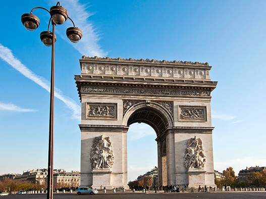 📌The #ArcdeTriomphe gives you a different perspective to #Paris and is unique in comparison to the #EiffelTower, and other attractions in the city.

👉ow.ly/MJVf50KaxQT