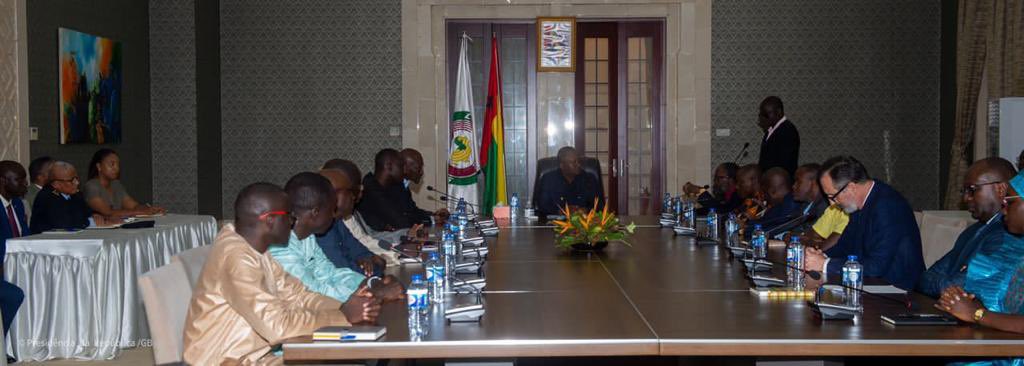 Je salue l’Accord de paix et de dépôt des armes signé ce 4 août à Bissau entre le Sénégal et le Comité Provisoire des Ailes politiques et combattantes du MFDC. Je reste engagé pour la consolidation de la paix durable en Casamance. Je remercie le Prsdt <a href="/USEmbalo/">Umaro Sissoco Embaló</a> pour sa médiation.