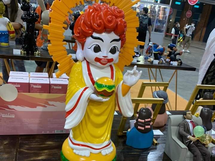 Ronald McDonald Out Of Context tweet media