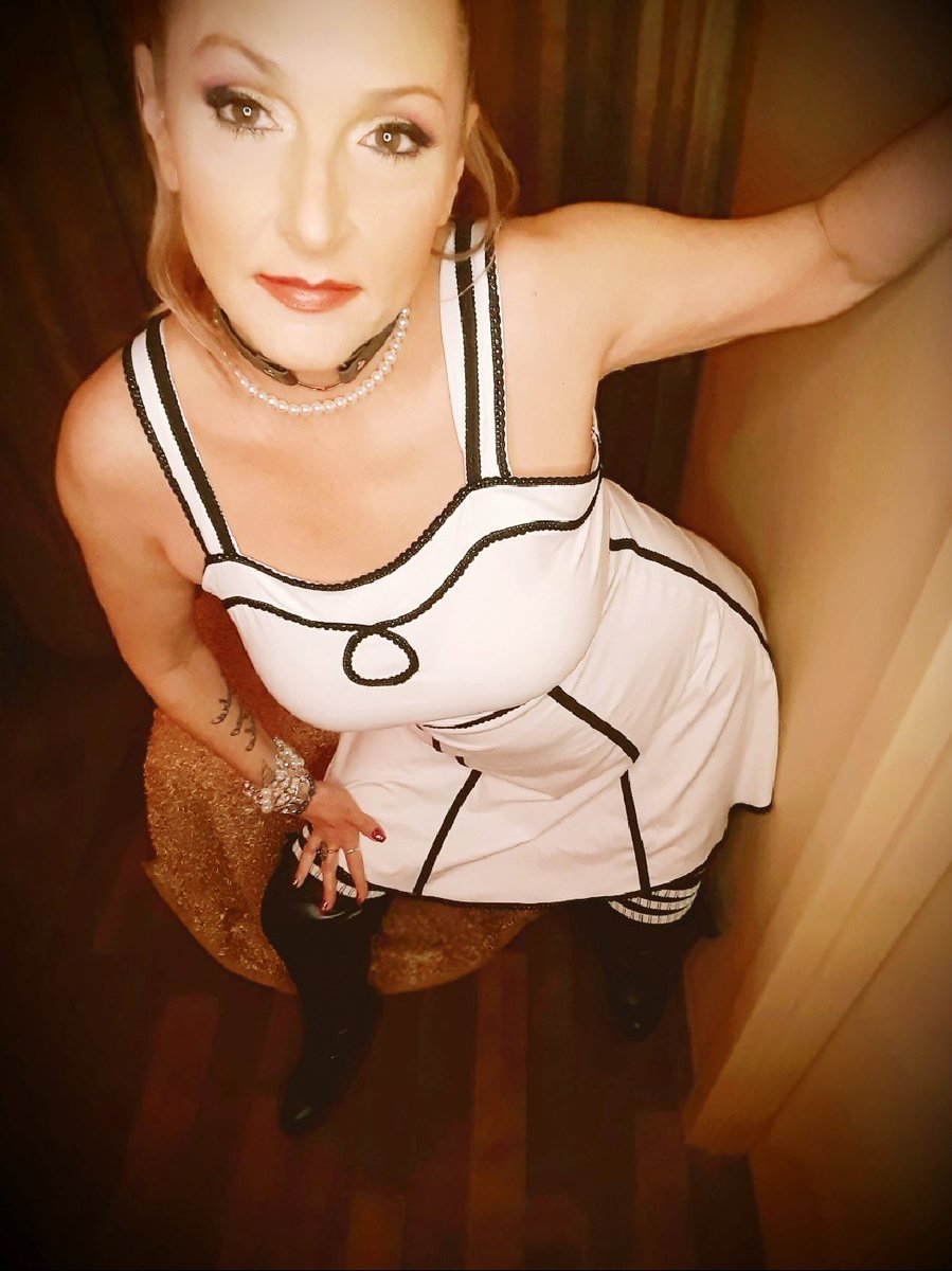 Kinky Cougar ✸ tweet media