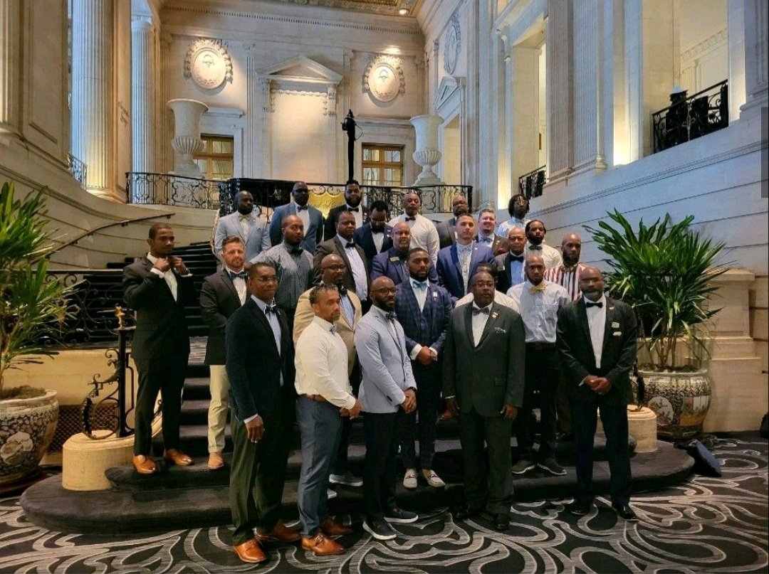 These Black men are nursing professionals w/ the National Black #Nurses Association! This is their conference's 2nd Annual Men's Bow Tie Breakfast. It's so important to highlight Black men & the crucial roles they have in #healthcare! 

Thanks for sharing @SheldonDFields!