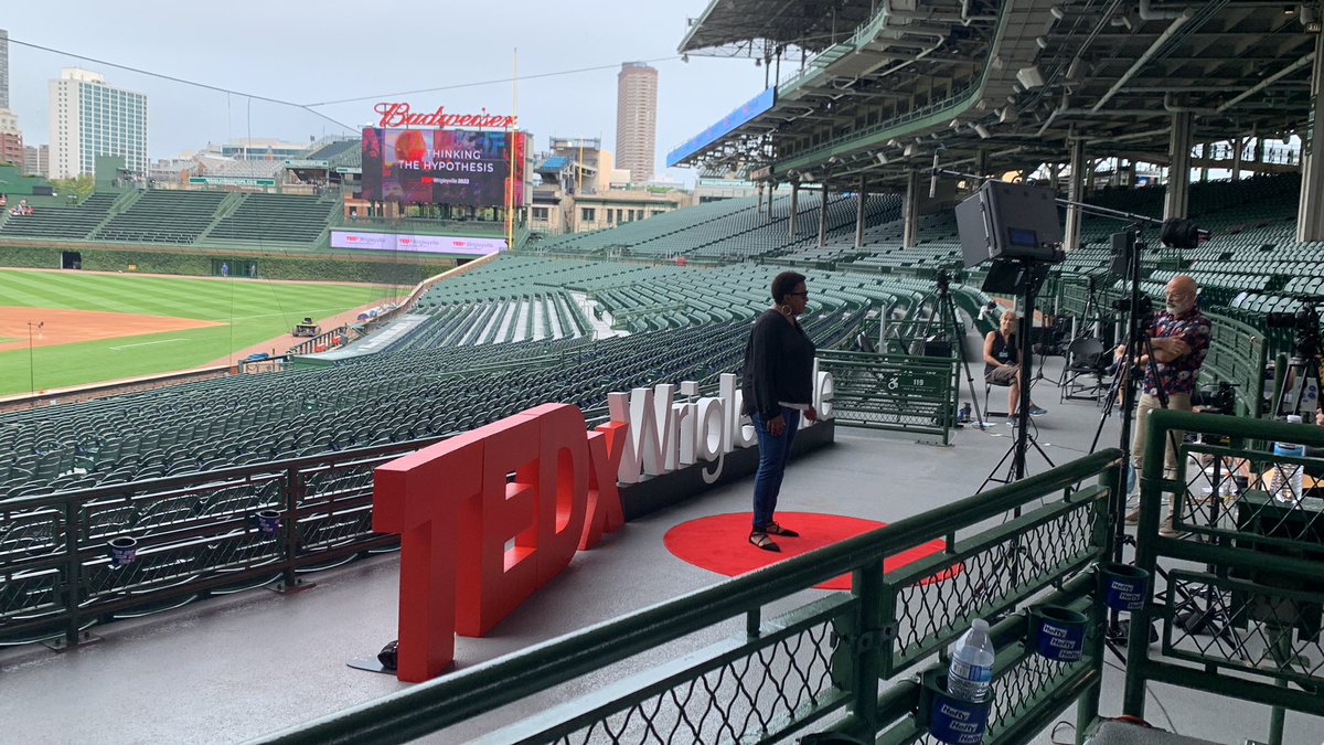 TEDxWrigley's tweet photo. Angela Ford: “In your own social media channels, make sure you follow positive people and positive sources from other cultures” https://t.co/2miFnyzDvl