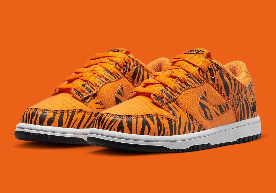 Sneaker News tweet media