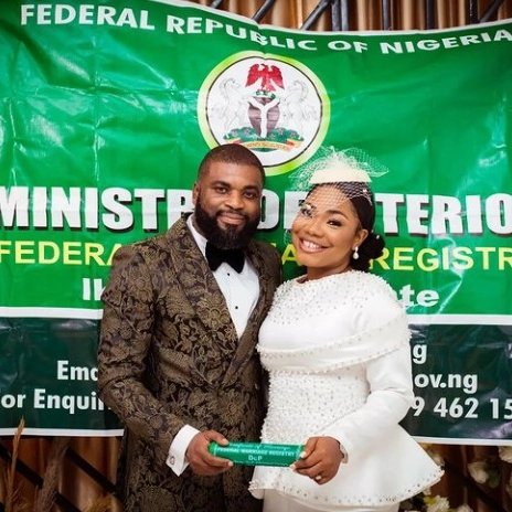 GrassrootsNg's tweet photo. Congratulations to the gospel singer, Mercy Chinwo on her court wedding to her heart throb. See how beautiful they look😍 #mercychinwo
Her Smiles says it all.. Not forgetting the reason behind that big smile #pastorblessed
#grassroots #grassrootsnews #Mercyisblessed https://t.co/Q4BuXEl6XO