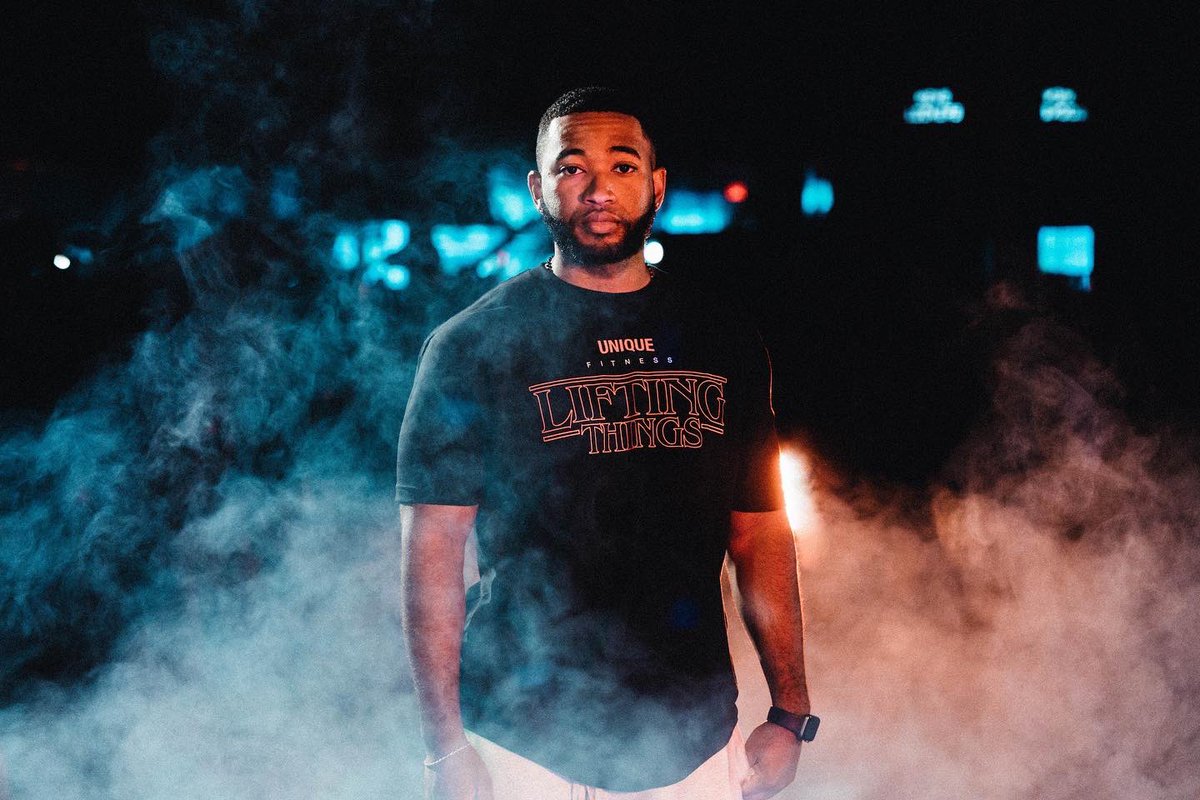 uniquefitnessli's tweet image. Welcome to the Unique Sᴉpǝ poʍu. 😈 100% guaranteed to protect you from Vecna! These drop tomorrow at 9am. On a scale of 1-11 how excited are you for our Lifting Things Shirts?! 💪🤩🔥
#strangerthings #StrangerThings5 #strangerthingsmerch #fitness #lifting #fit #uniquefitness