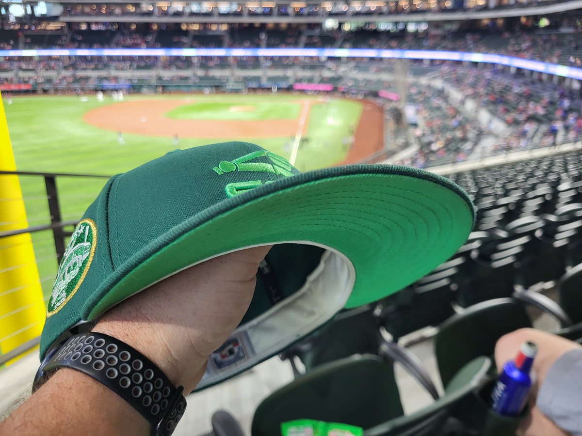DyeMasterDiscs's tweet photo. Tonight's #FOTD from inside Globe Life Park! Making all the Rangers fans green with envy (by @HatClub) LETS GO WHITE SOX! #ChangeTheGame #PINdejos #HighAss @PINdejos1 https://t.co/Qi7iHu0pGp