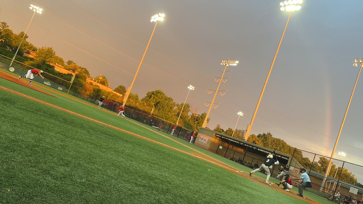 T3Warhawks_Rua's tweet image. Game 3 Pool Play #pbrtoc under the lights vs @BaseballUPA 17U 

‘24 @CamGendics on the mound for @T3Warhawks_Mez
