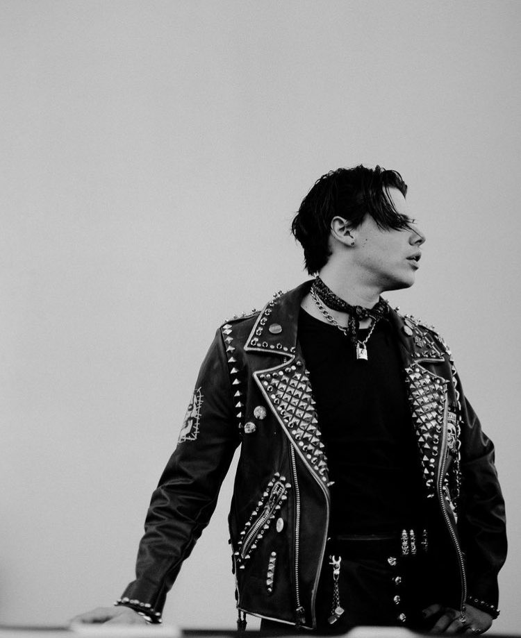 riulah's tweet photo. @SpainYungblud @yungblud @YungbludSpain Happy birthday Dominic🖤 #Happy25Dom https://t.co/42Aa5TWN5l