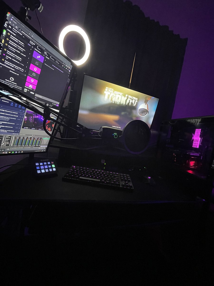 TollyGaming's tweet photo. Going live on twitch #EFT #twitchstreamer #EscapefromTarkov https://t.co/2YQxGbyQaE