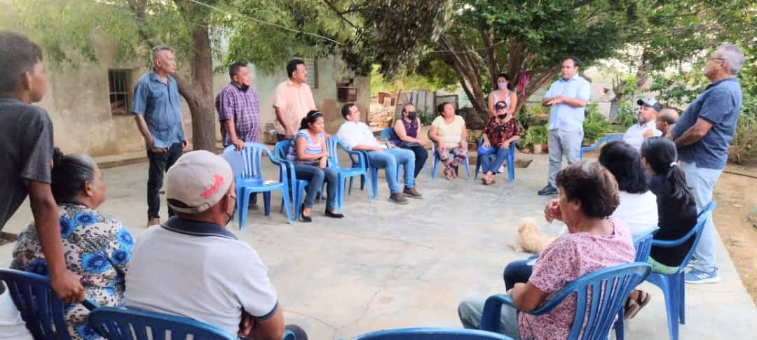 #04Ago #ConversatorioAD 

El día de hoy estuvimos en un Conversatorio en el Sector 'El Taque', Parroquia Santa Ana.  Informando el trabajo que debemos continuar realizando en este camino a las Primarias 2023 

¡Seguimos Activos! 🏳️