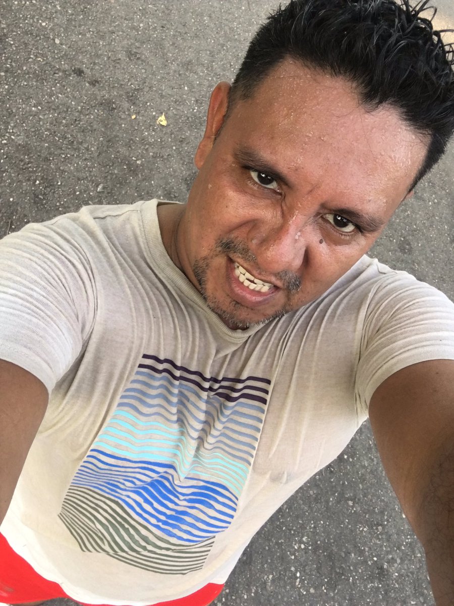 RunnerDuvalier's tweet photo. #acaentrerunners aquí estamos nuevamente echándole #talacha nuevas energías @TlatelolcoRun @ArgentinaCred @urku_runas @ManicomioRunner @ComuniRunners @RunSalud20 @FenixRun_Mexico @NuncaCorresSolo @EntreRunners @RoadRunnersOAX #running #running https://t.co/cAWY92bdqA