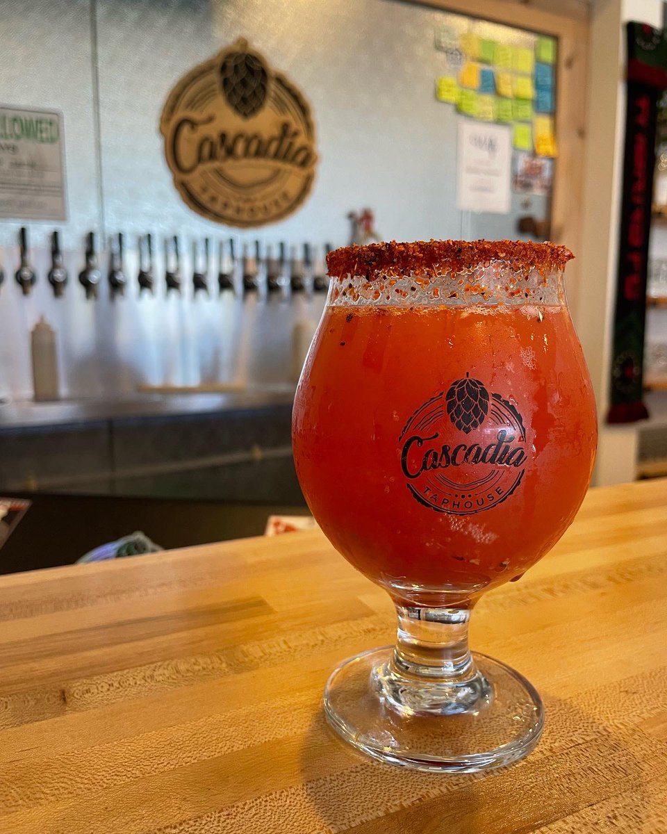 qcontreras's tweet photo. The Pickle Rich @cascadiataps. @FortGeorgeBeer Stuck I'm a Pickle and Portland Bloody Mary mix. Yum!

#cascadiataphouse #fortgeorge #picklebeer #picklerich https://t.co/AfSda5tY9x