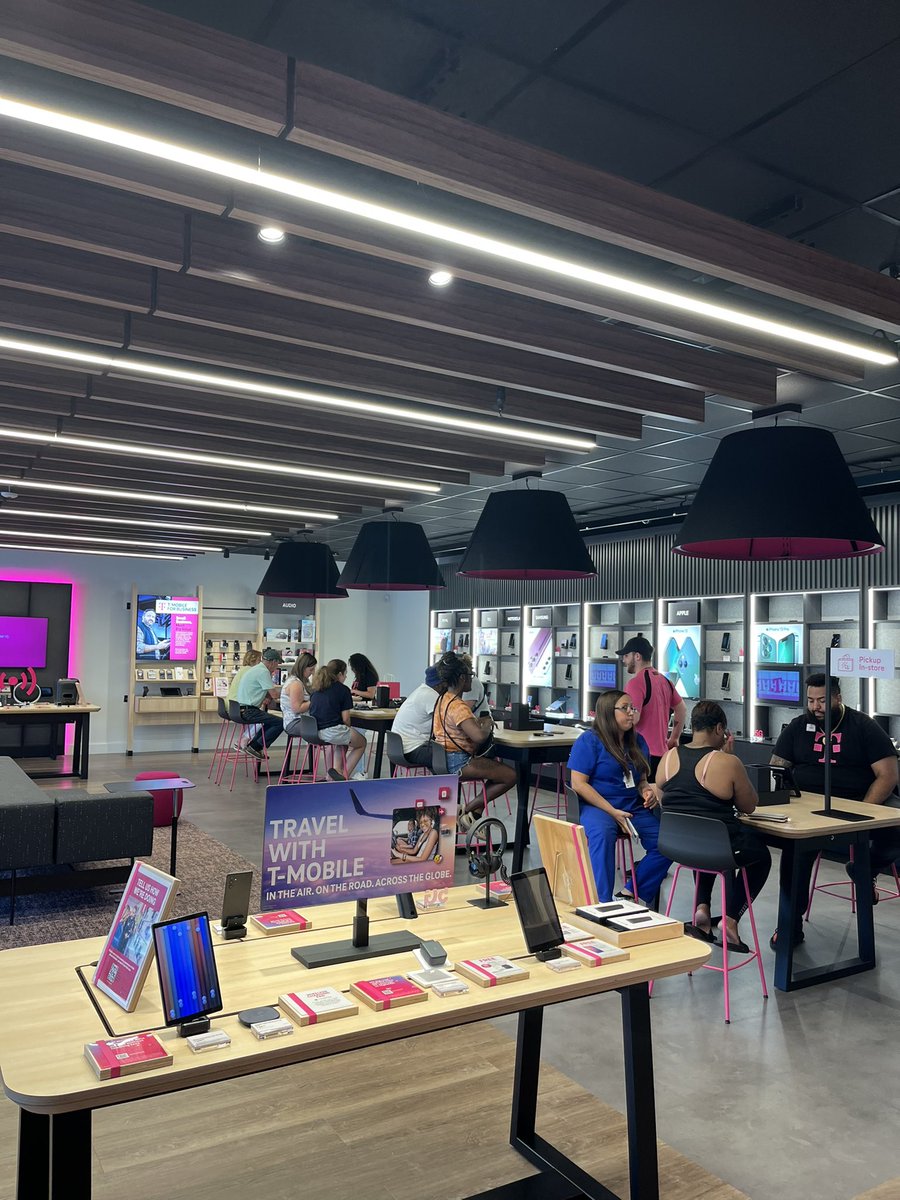 kosmoski's tweet photo. Had an amazing few days with the team in Hartford!! Thank you Vibe City for a great visit &amp; amazing results!  A special shout out to the #1 TM in @TMobile  @k_benevi 🙌💪
#WeWontStop                                 @Drew_505 @Kenziemichael1 https://t.co/rkbTWYGNve