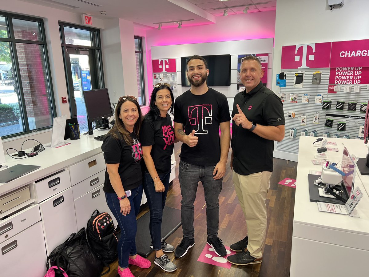 kosmoski's tweet photo. Had an amazing few days with the team in Hartford!! Thank you Vibe City for a great visit &amp; amazing results!  A special shout out to the #1 TM in @TMobile  @k_benevi 🙌💪
#WeWontStop                                 @Drew_505 @Kenziemichael1 https://t.co/rkbTWYGNve
