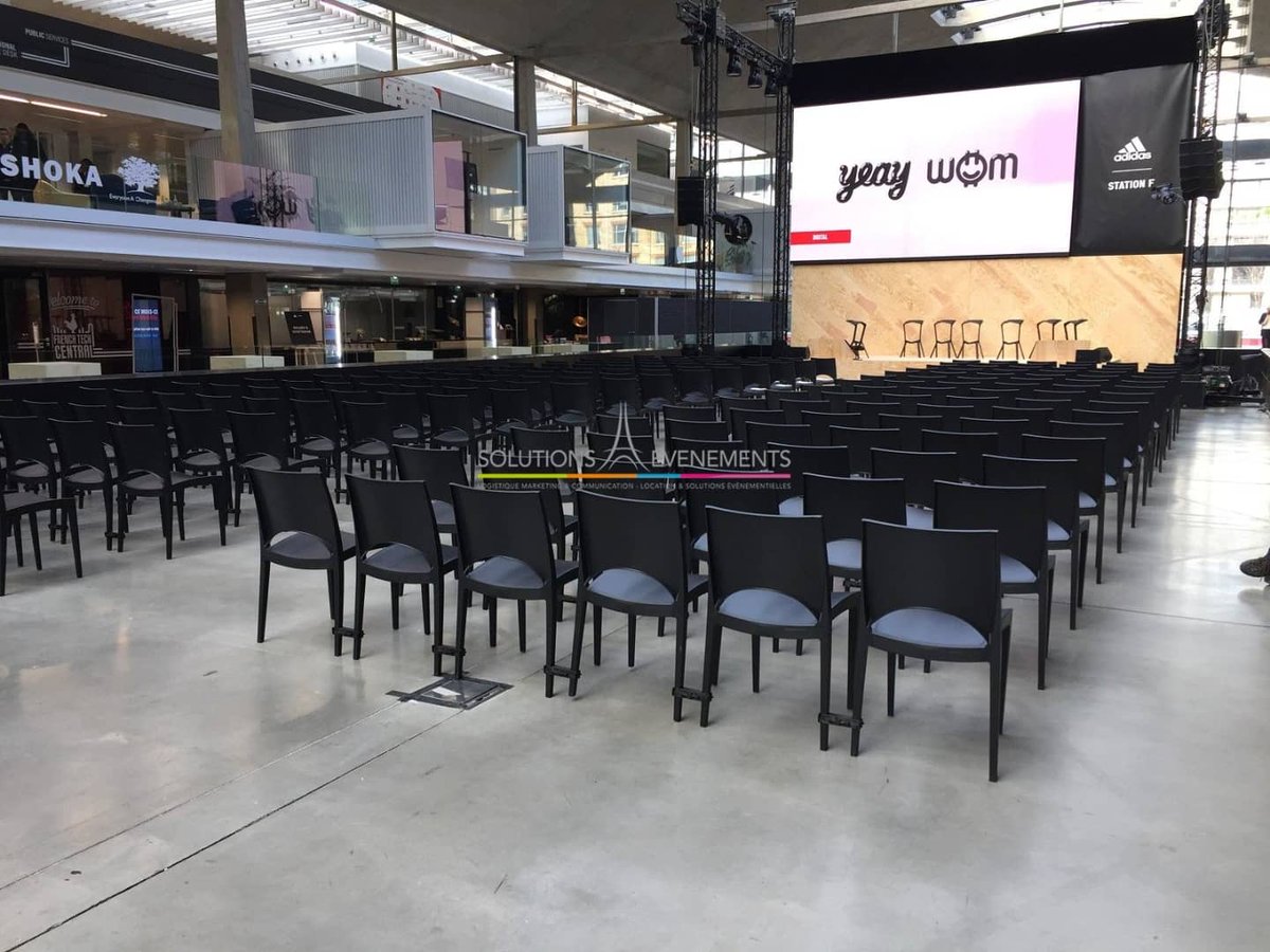 JeffreyFkd's tweet photo. From September halls will be full of visitors again. 

For all events / meetings, it’s a must that visitors sit on chairs in rows with certified chair connectors.

What if there is a panic situation and your chairs are not linked at all?

More info: 

https://t.co/olhzIOyLe4 https://t.co/MUBKLEvp40