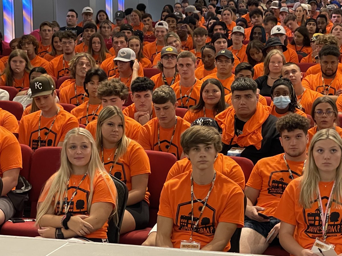 DocReggies's tweet photo. Loved seeing the sea of new @OttawaU students during our Welcome Ceremony. So thankful for the families that have entrusted their loved one in our tutelage & care. The #ClassOf2026 looks great. #OUBrave Ottawa University Kansas continues to attract amazing students.Thankful prez! https://t.co/nhTrXmVRmb
