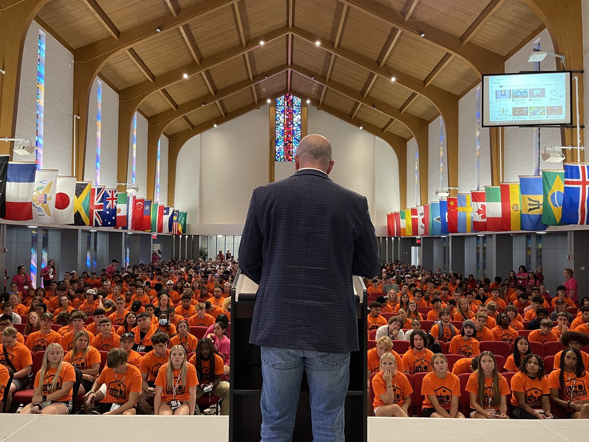 DocReggies's tweet photo. Loved seeing the sea of new @OttawaU students during our Welcome Ceremony. So thankful for the families that have entrusted their loved one in our tutelage & care. The #ClassOf2026 looks great. #OUBrave Ottawa University Kansas continues to attract amazing students.Thankful prez! https://t.co/nhTrXmVRmb
