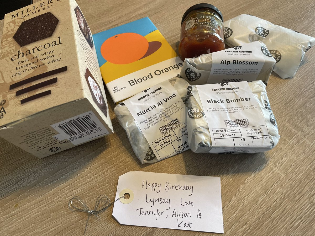 LynsayLawless's tweet photo. What a lovely surprise from my Pharmacy #sclf pals @laskeyj @alis0ncr00ks @katjc1 ๐Dinner got sacked for this little lot ๐ง ๐ท #fortheloveofcheese https://t.co/T5KHgpRLfy