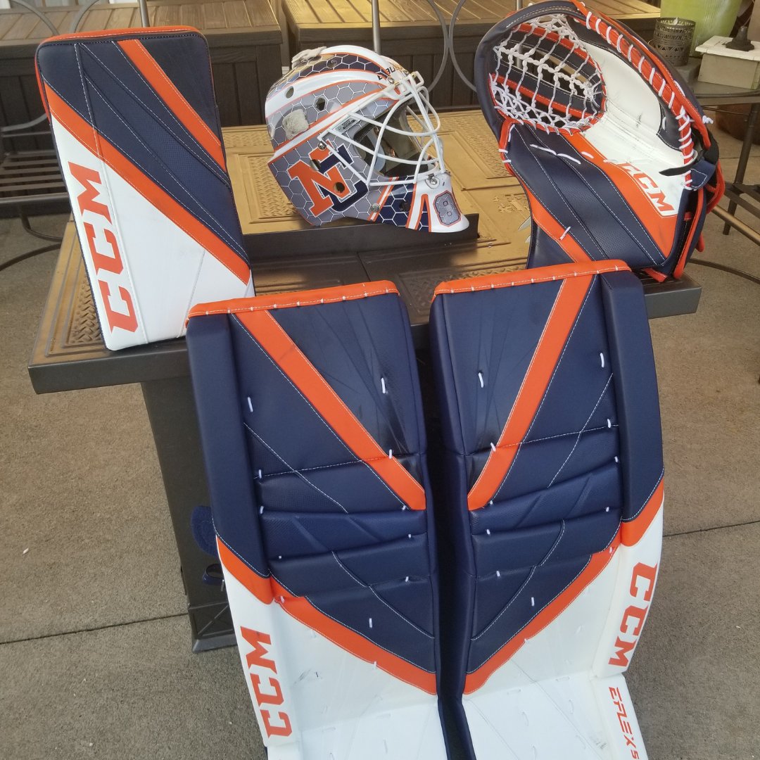 ChameleonSports's tweet photo. It's almost preseason!
Time to get your very own matching CageSkinz ready for training camp. 
#hockey
#padskinz
#cageskinz
#hockeylife
#hockeygear
#hockeygoalie https://t.co/zeNRK6LIw6