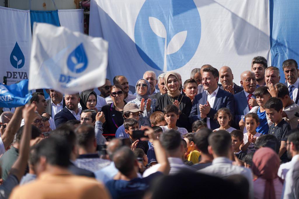Aylar sonra tekrar merhaba Muş!

Önce Korkut ve Hasköy'de ardından da il merkezinde vatandaşlarımızla bir araya geldik. Muş ile hasret giderdik.

Bizlere eşlik eden yoğun ve coşkulu kalabalığa teşekkür ediyorum.
