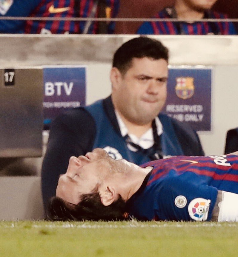 Benayadachraf's tweet photo. عام كامل على الفراق المر … 💔 https://t.co/09xPPqAX02