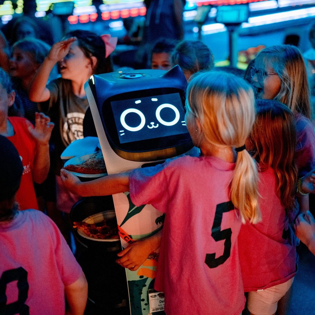 WowRobee Robot tweet media