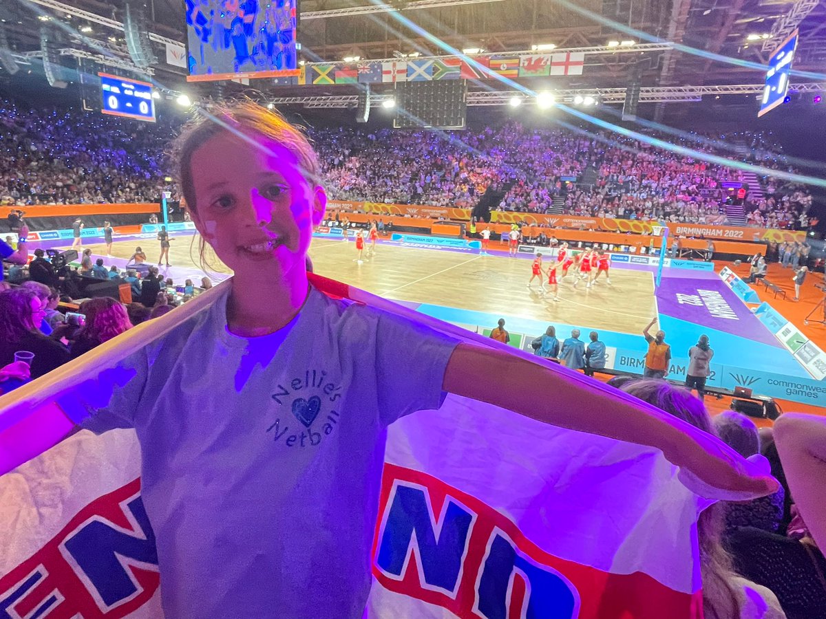 nelliesnetball's tweet photo. Proudly wearing her #Nelliesnetball Tshirt whilst supporting @EnglandNetball #Roses LOVE the passion ❤️#makethemark #CWG22 https://t.co/UWh5gTEw8V