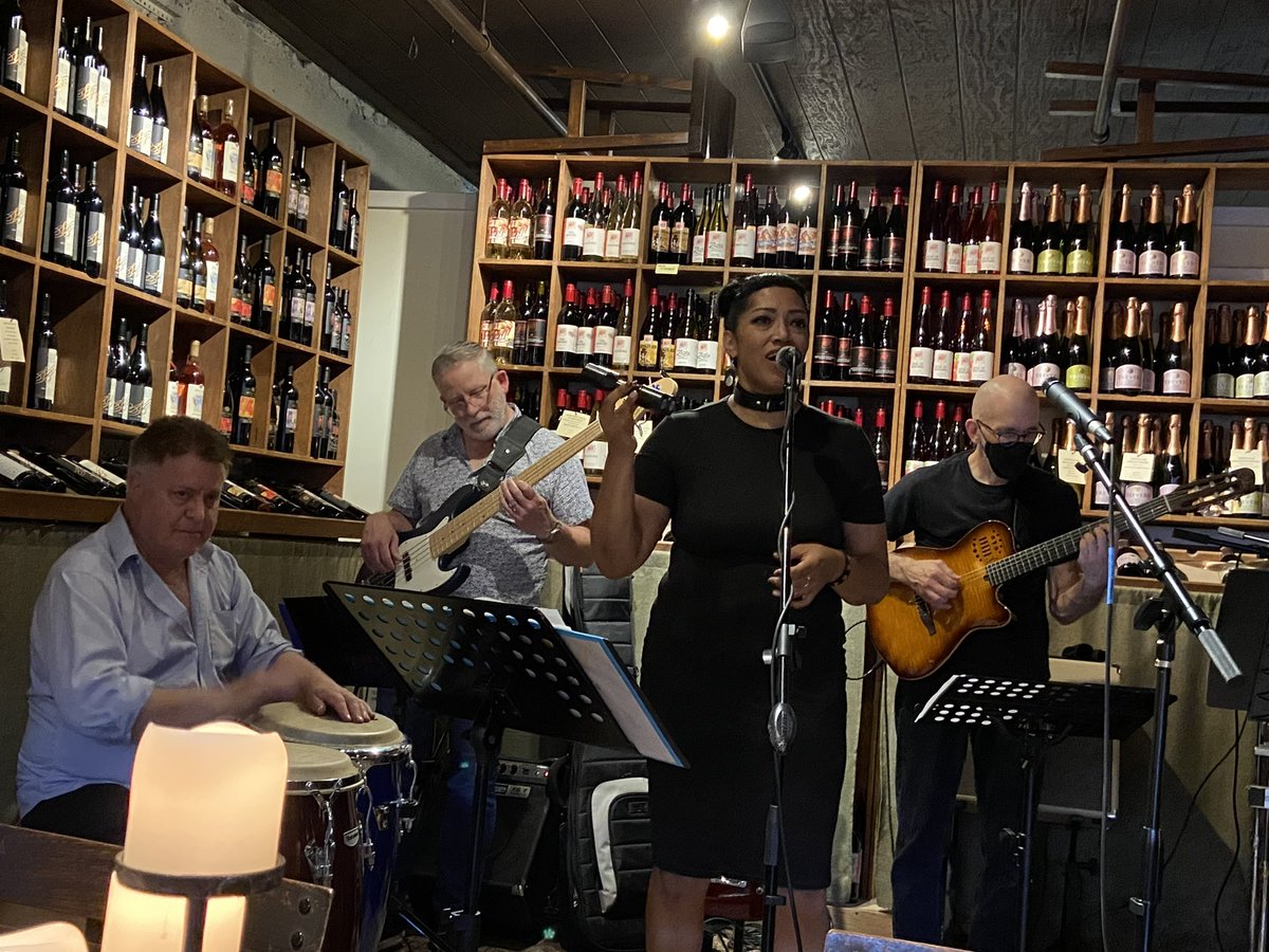 TodoEsLatinJazz's tweet photo. Scenes from the Tasting Room in Seattle’s Post Alley. 🎶✨
#latinjazz #todoeslatinjazz #livemusicseattle #seattlemusic #pnwmusic #downtownseattle https://t.co/oQLY0xslmf