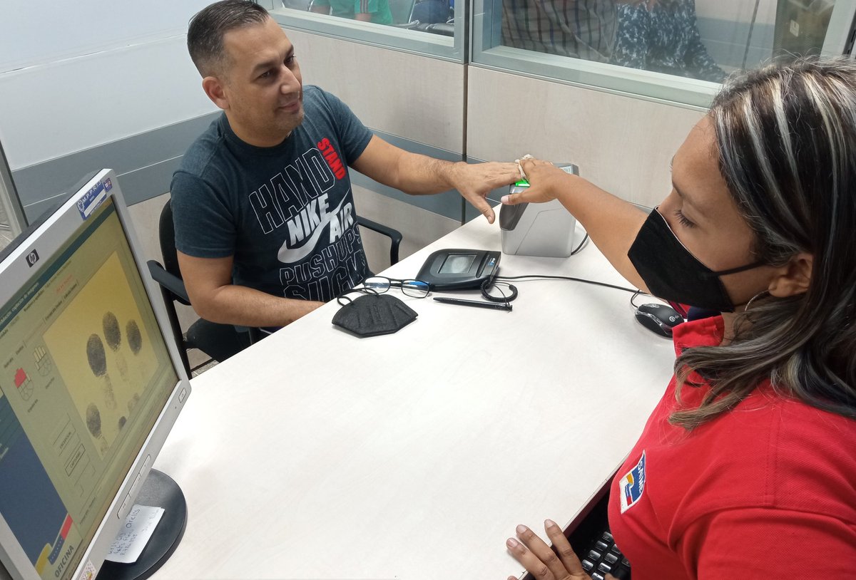 mairelysmorale1's tweet photo. #EnFotos || La Oficina Saime Maturín continúa brindando un servicio de calidad a usuarios (as) con la jornada de cedulación, citas de pasaportes, entrega de documentos y a través de la máquina de autogestión.

#MaduroIndestructible https://t.co/V5s5eIbWWv