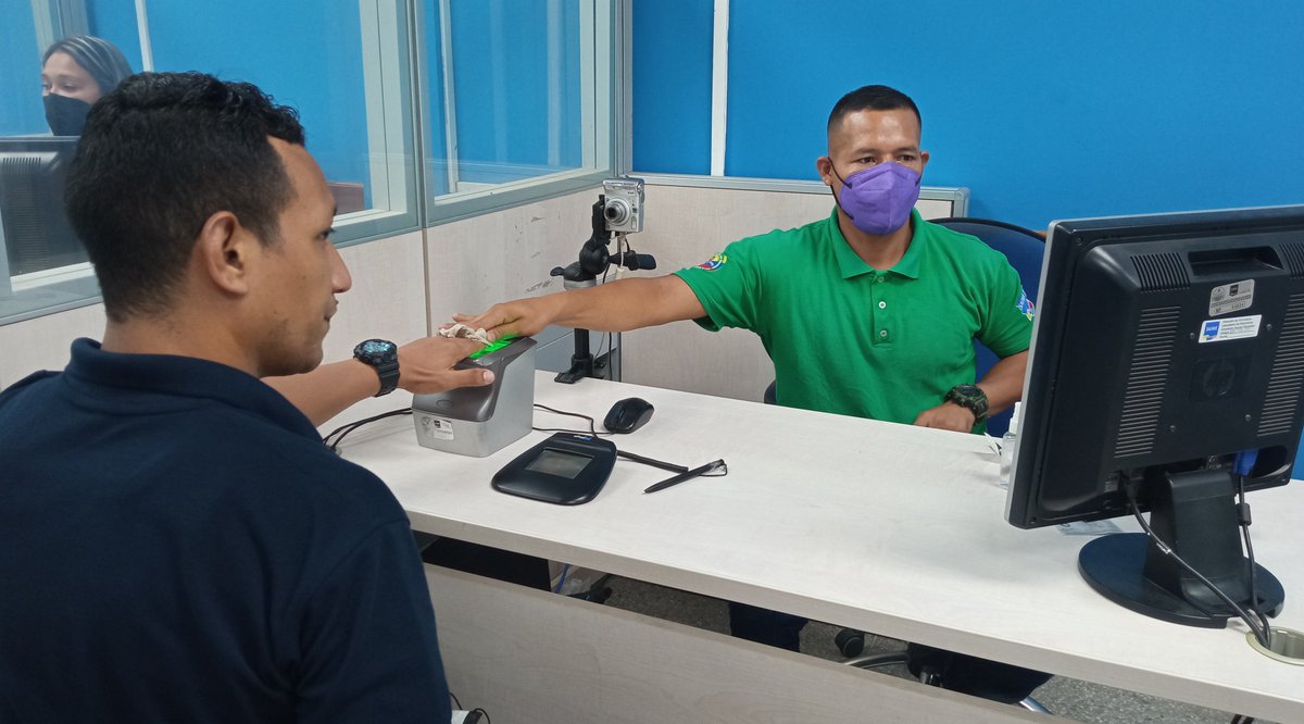 mairelysmorale1's tweet photo. #EnFotos || La Oficina Saime Maturín continúa brindando un servicio de calidad a usuarios (as) con la jornada de cedulación, citas de pasaportes, entrega de documentos y a través de la máquina de autogestión.

#MaduroIndestructible https://t.co/V5s5eIbWWv