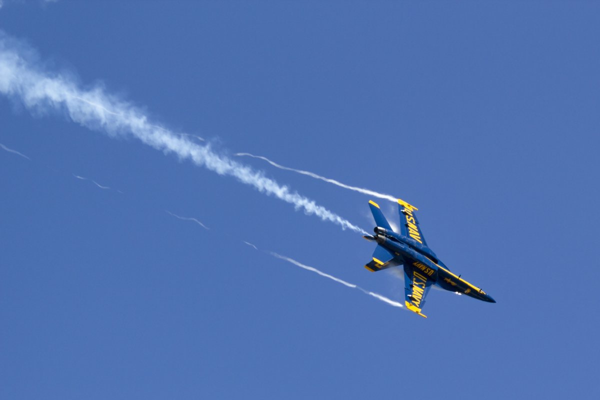 adriancmp__'s tweet photo. Blue Angels Arrival Into #kfbi https://t.co/TqTqowEnfO
