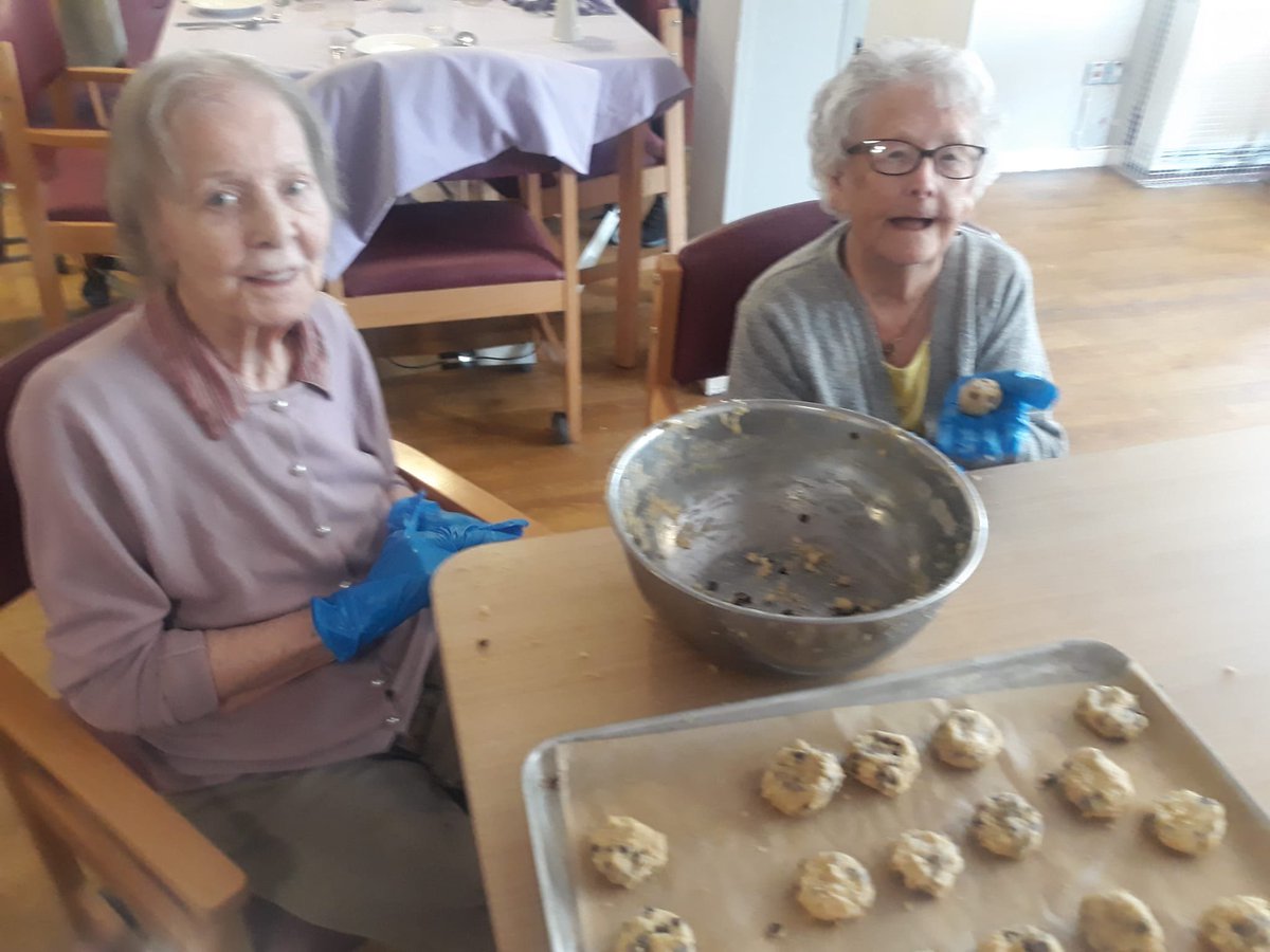 AH_Sandstones's tweet photo. Chocolate chip cookie Baking 🍪 https://t.co/LVpldVK79s