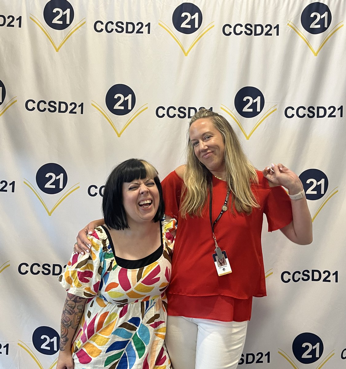 aliciaduell's tweet photo. Fun with our #21EngagedLearning @ccsd21 step-and-repeat! @mrsleban @catherinejoy71 #21Learns 📷 https://t.co/8K6qlkHzlL