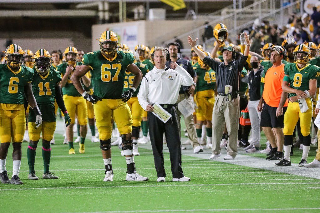 NicNora3's tweet photo. Blessed and grateful to receive an official offer to continue my football career at @NMU_Football!! #gocats @CoachJurasin @CoachNystrom @coachbrancheau https://t.co/PUNJBiDDm7