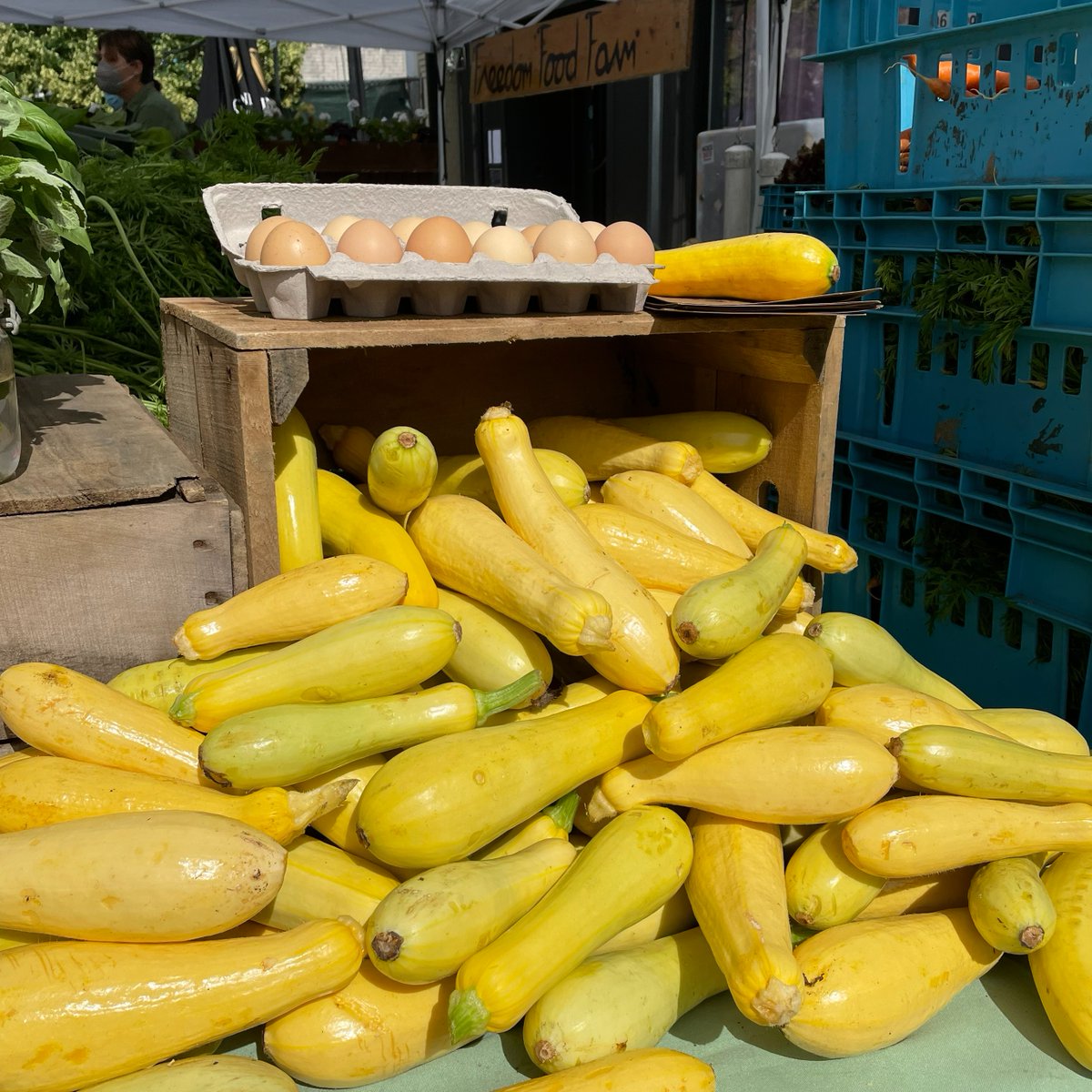 UnionSquareFM's tweet photo. I spy with my little eye... yellow! You can find every color at the Market, but this week we are featuring all things yellow. π»ππ
#loveunionsquare #weloveourmarket #knowyourfarmerknowyourfood #supportyourlocalfarmersmarket https://t.co/7P3Jn6N6GK