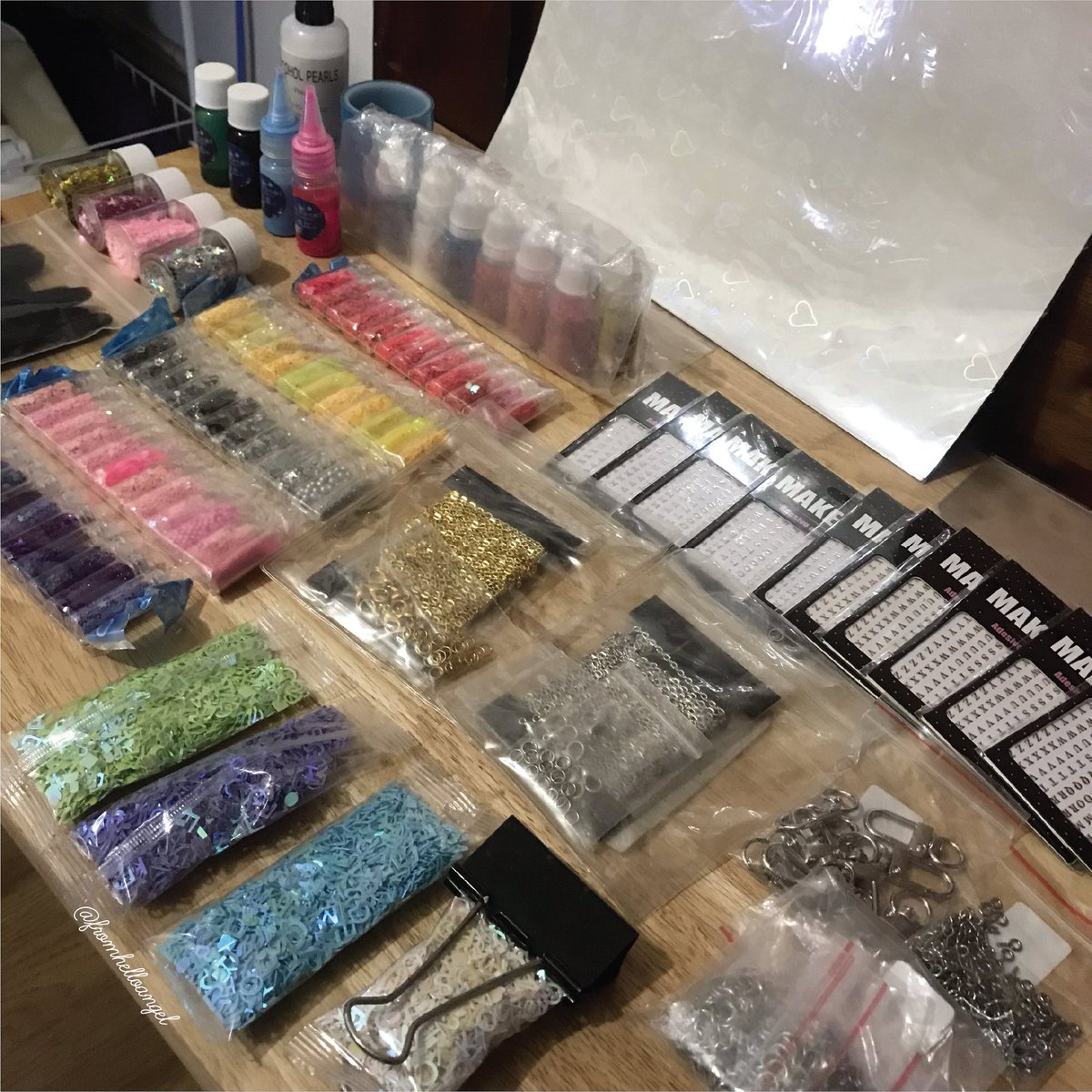 𝒶𝓃𝑔𝑒𝓁 💌 open for graphic commissions tweet media