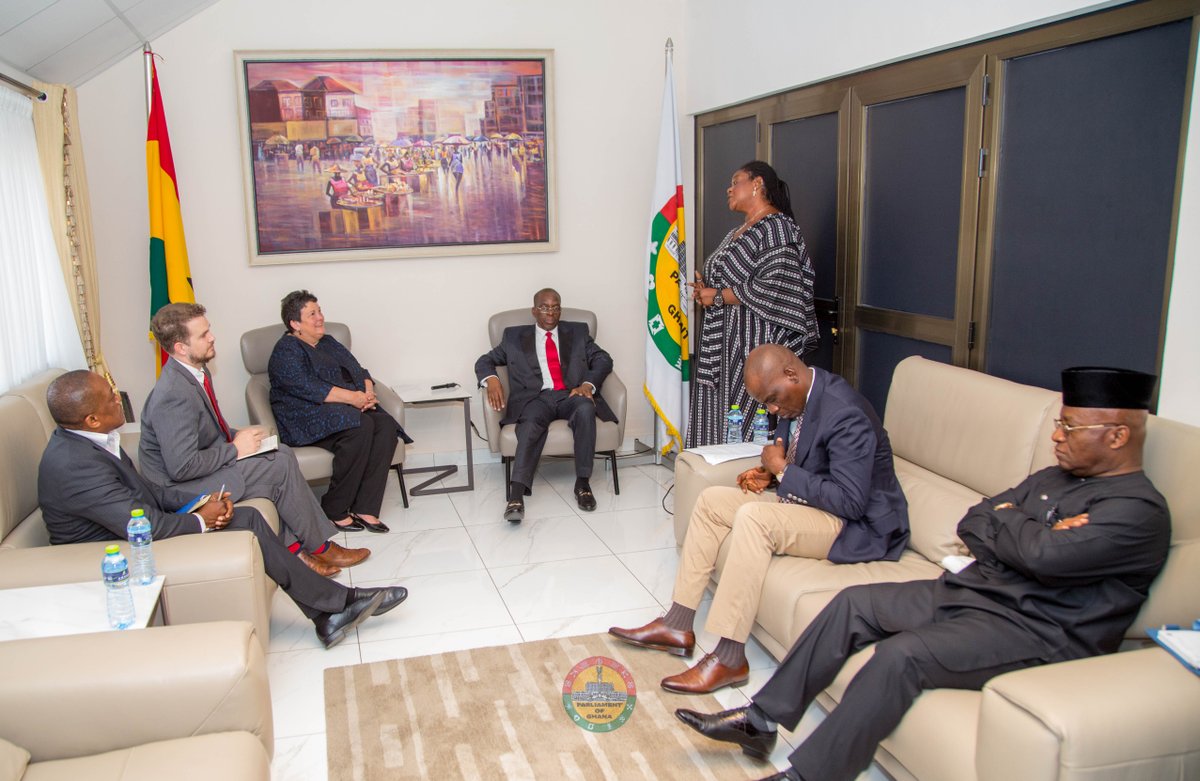 hon_okmb's tweet photo. Grateful to US Ambassador to Ghana, H.E. Virginia Palmer, for fruitful deliberations during her recent visit to Parliament House. We discussed issues of mutual interest, including security, visa processing and dealing with the economic impact of the Covid-19 pandemic. https://t.co/wSTzk7cHmJ