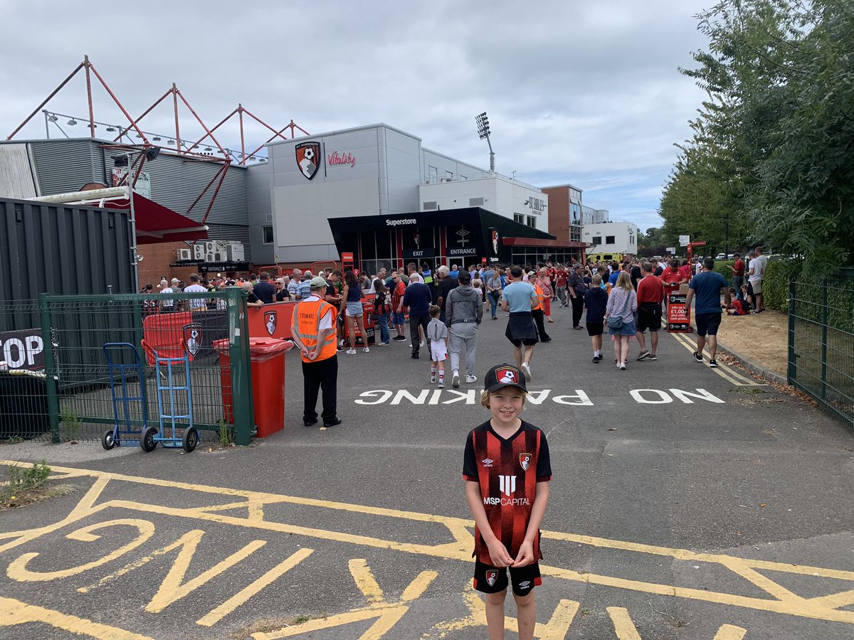 JohnRM26's tweet photo. @afcbournemouth @premierleague @Dafabet To give my son a chance to see the Cherries win (we have been twice and seen two narrow defeats) https://t.co/WmLDVM2Lav