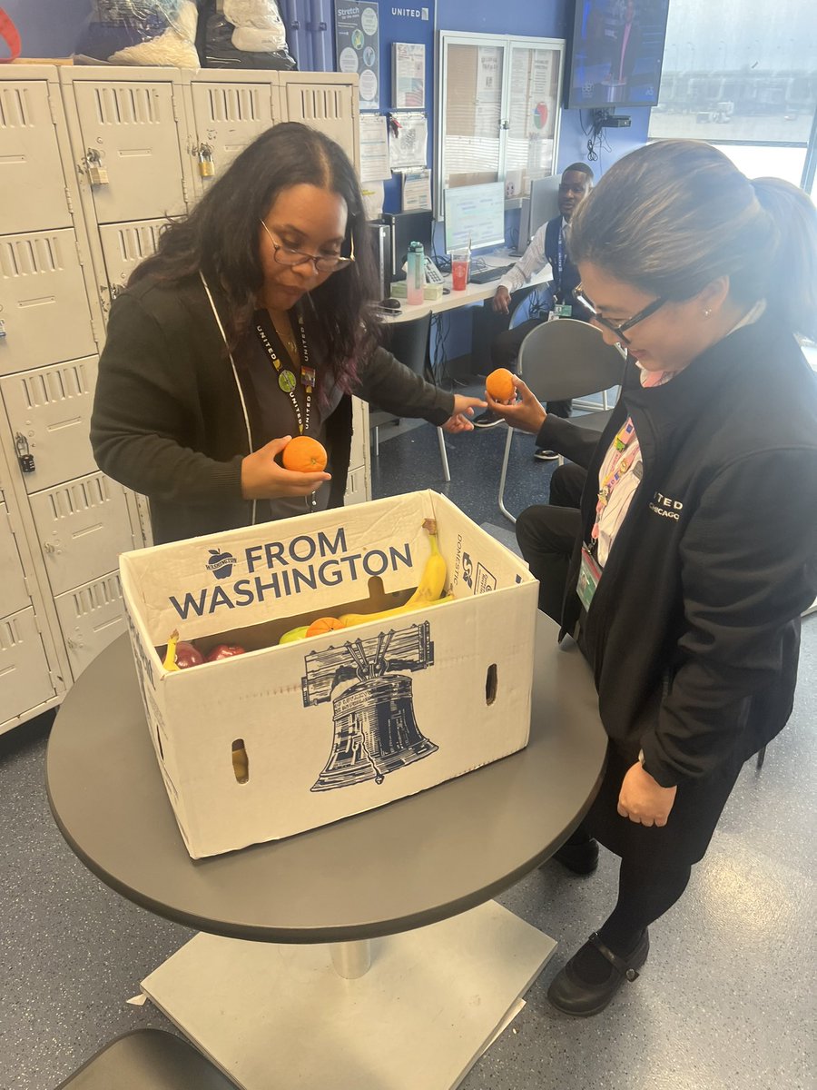 UALCONQR's tweet photo. Fruit is often overlooked as a source of hydration.  ORDCS hosting their Safety Team’s 1st fruit pop-up day! @rickvual  @amgabb @Tobyatunited @SashaJDC @MikeHannaUAL @pastamama13 @OmarIdris707 #GoodLeadsTheWay #United @clarida123 @OrdSafetyUnited https://t.co/L8AIqK7Pxb