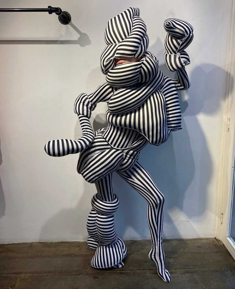 canalacultura's tweet photo. #CasaDeCriaturas
#ArteModa
Por #RoberDognani
#SaoPaulo https://t.co/zjI6GVdftS