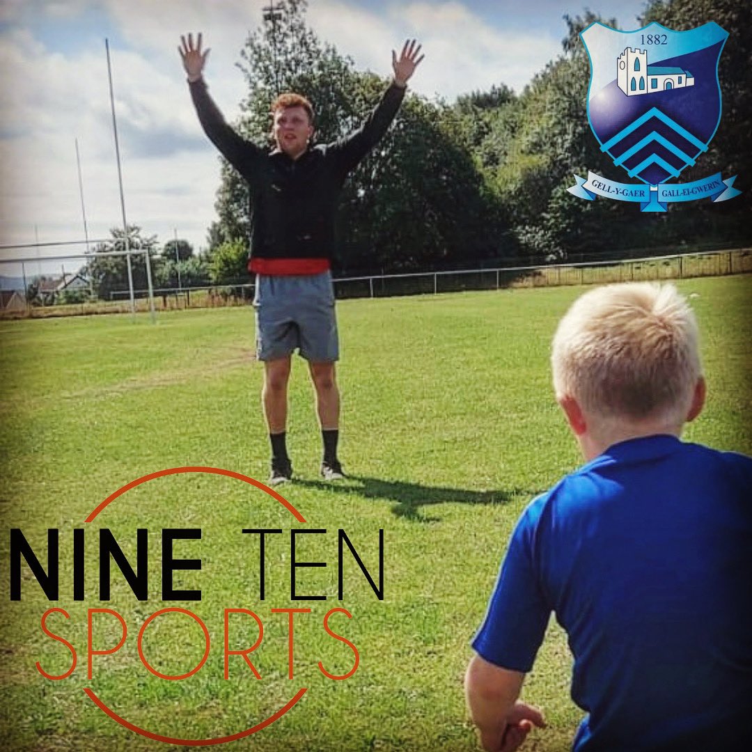 910Sports's tweet image. A huge thankyou to @dragonsrugby superstar Aneurin Owen who inspired the future generation of sport stars at the Nine Ten Sports Summer Camps @Bargoedrfc 

Aneurin shared his knowledge and skills but most importantly showed how much fun playing sport is.
#learnlikeapro