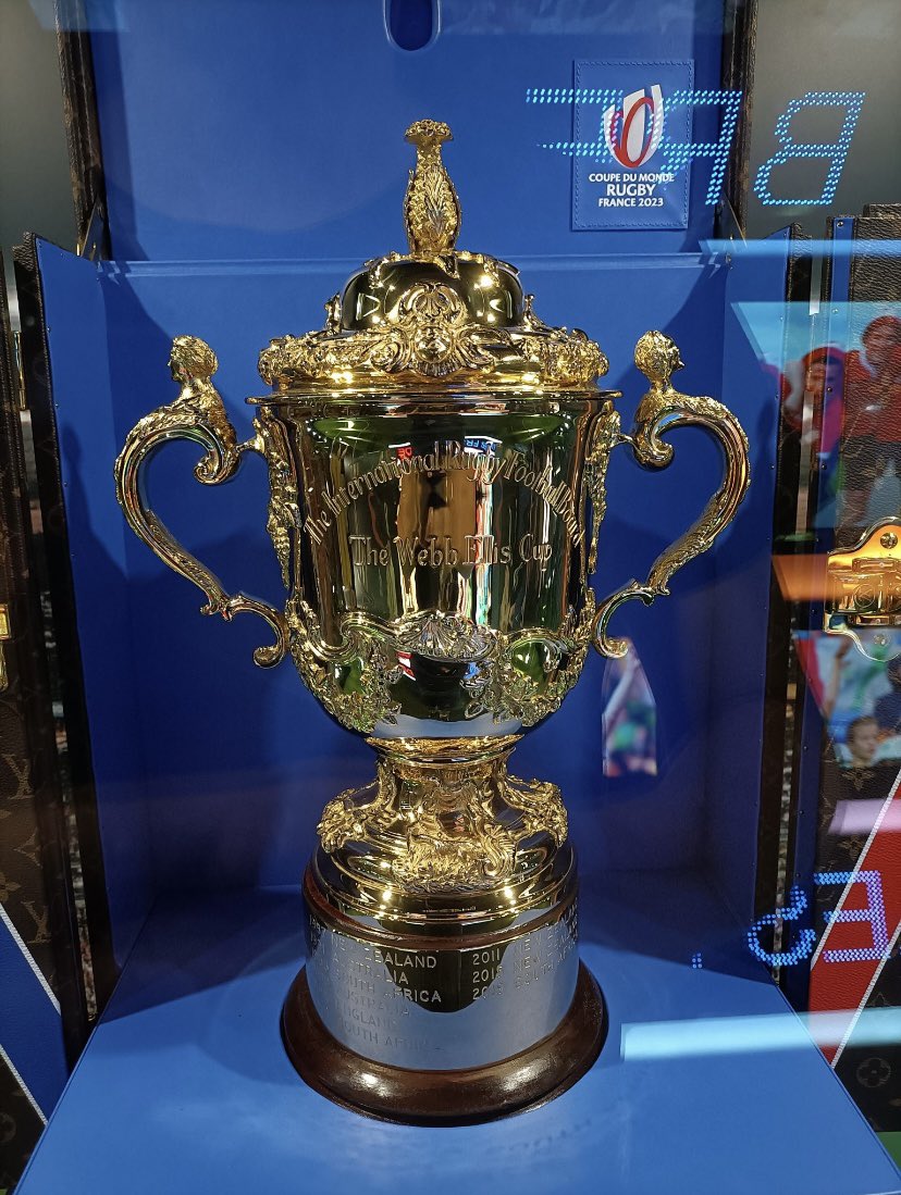 Isa_Collette's tweet photo. 4️⃣0️⃣0️⃣ jours avant le grand jour
❤️🏉🏆
@France2023 et la #TeamSTD se préparent pour l’aventure au @StadeFrance avec le sourire 😀
D’ici là venez découvrir le #france2023rugbytour dans les gares partout en France
🔥🔥🔥 Prêts pour nous rejoindre ? ➡️ https://t.co/K8Tex0f4A8 https://t.co/fohDHDwsT6